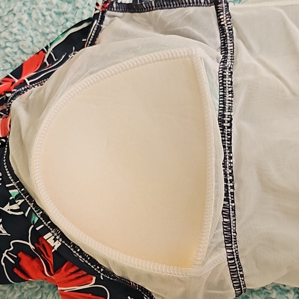 🎉HPx3🎉 Floral One-piece Swimsuit - Picture 6 of 8